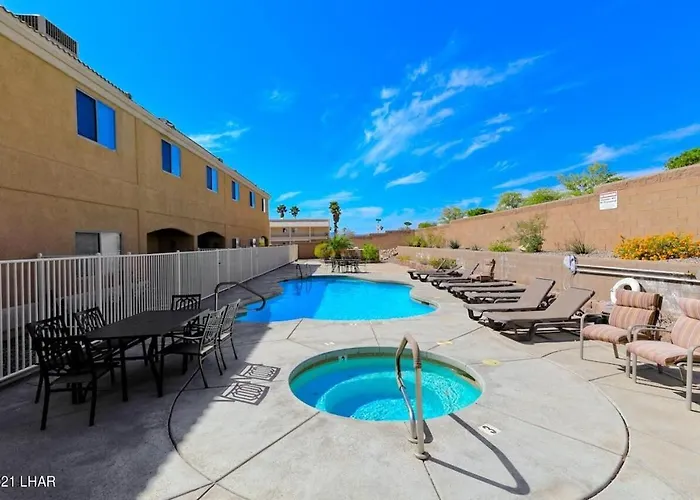 Spectacular Kearsage Townhome